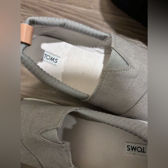 Tomโs Menโs Alpargata Loafer Flat in gray size 9.5 - Picture 8 of 9